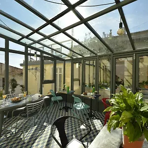 Du Roc Fleuri Bed & Breakfast